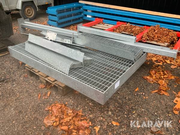 Trapp med vilplan