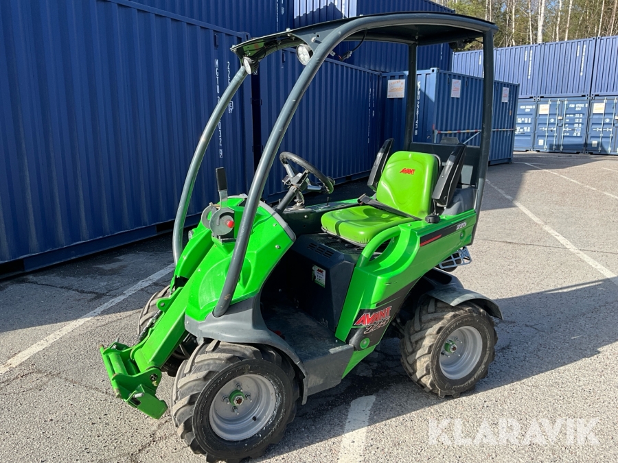 Kompaktlastare/redskapsbärare Avant 225 med skopa