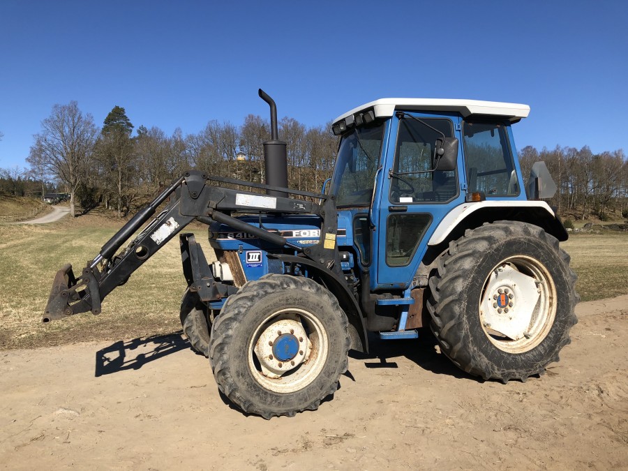 Traktor med lastare Ford 6410 4WD