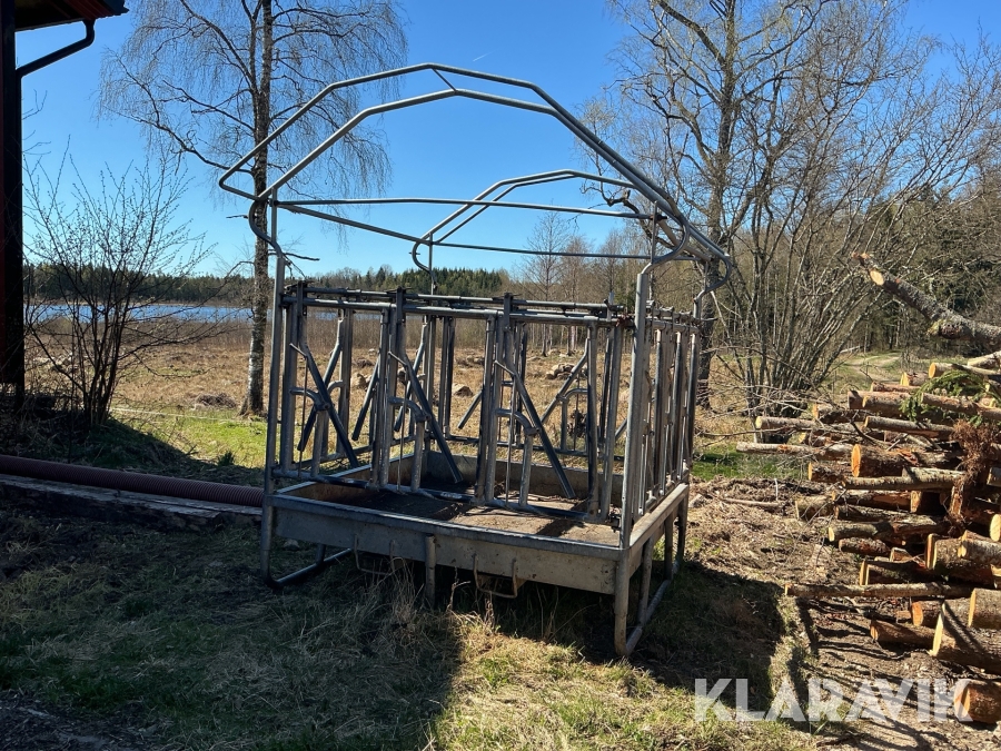 Foderhäck med låsgrindar 12st platser