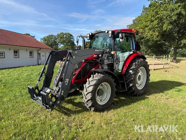 Traktor Valtra A75SH med frontlastare