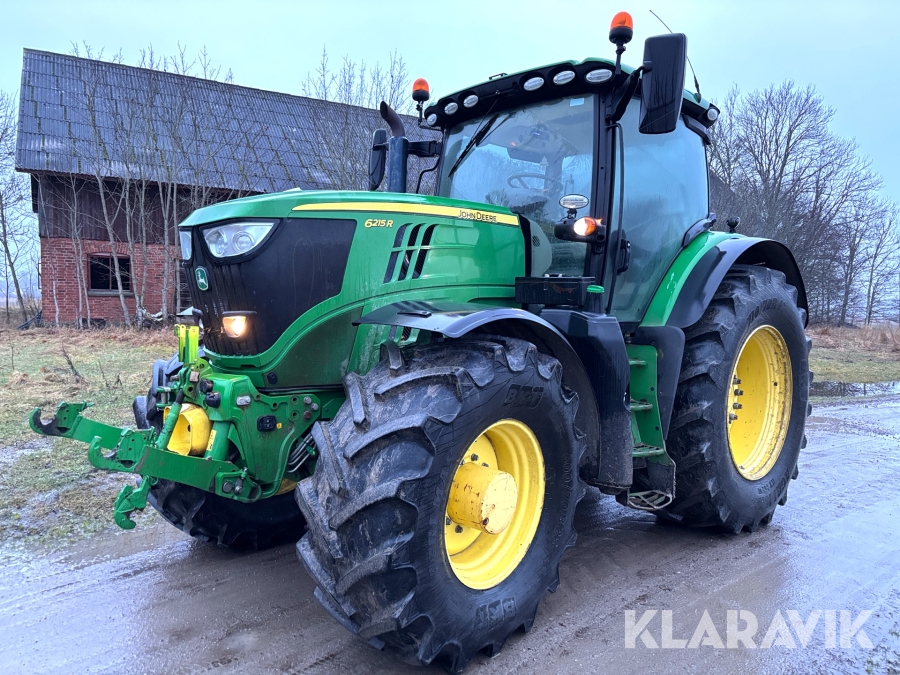 Traktor John Deere 6215R