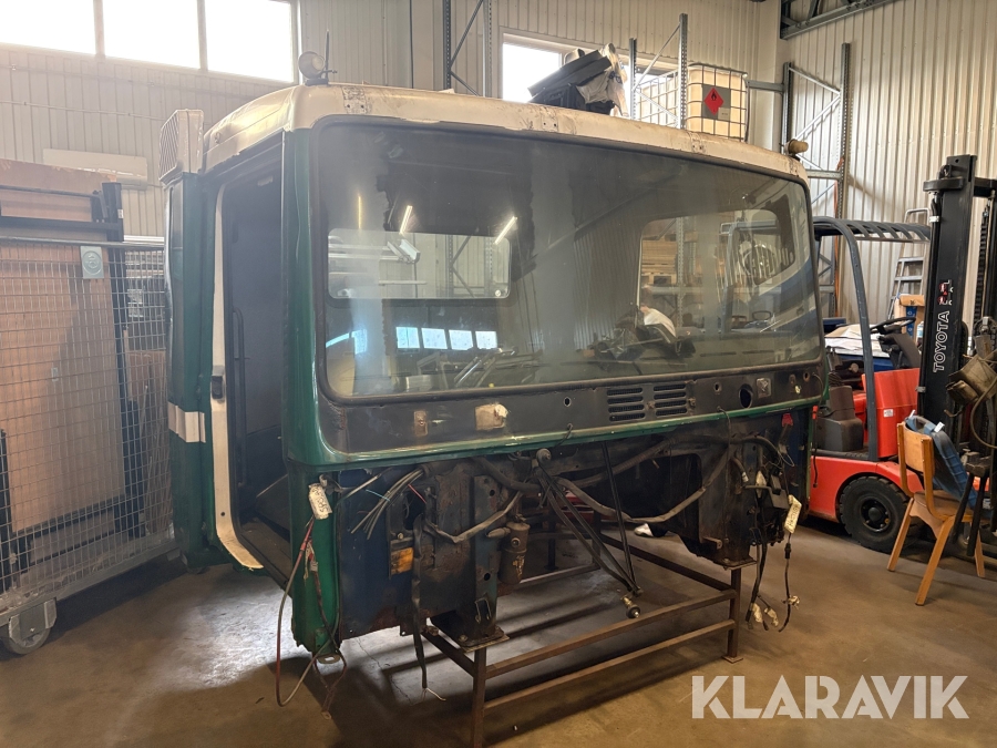 Lastbilshytt Volvo F12 , korthytt