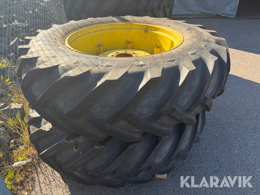 Traktordäck med fälg Goodyear 18.4-34