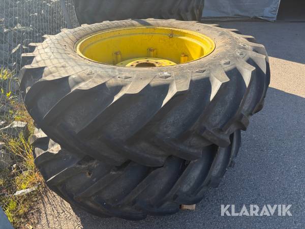Traktordäck med fälg Goodyear 18.4-34