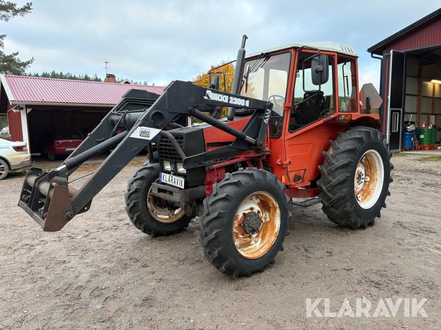 Traktor med lastare Valmet 604