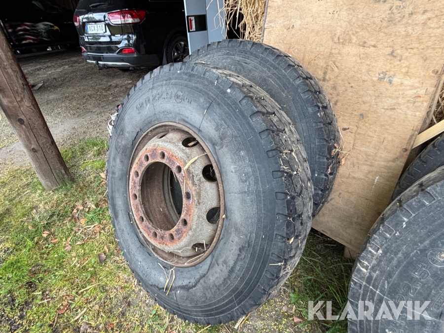 Lastbilsdäck med fälg Taurus 12R22.5 - 2st