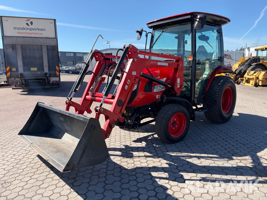 Traktor Shibaura SB 47hc med lastare och redskap