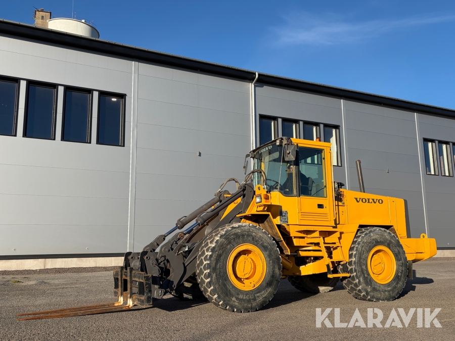 Hjullastare Volvo L90B med 3 st redskap