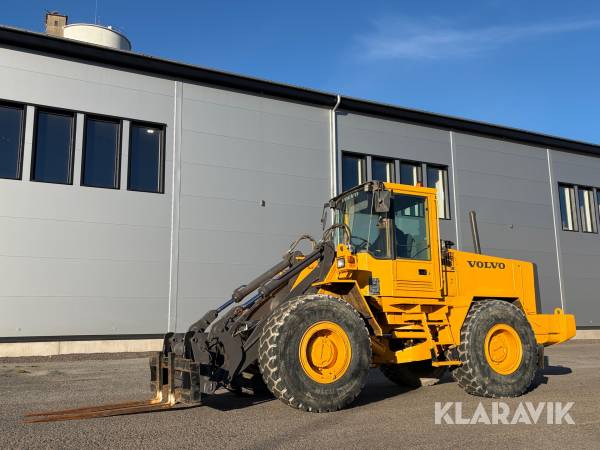 Hjullastare Volvo L90B med 3 st redskap
