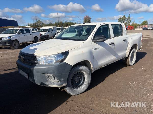 Pickup Toyota Hilux VIII 2.4 D 4WD