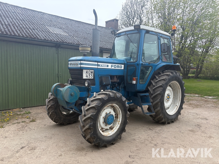Traktor Ford 7700