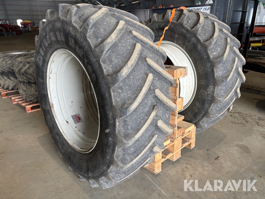 Traktordäck Michelin 650/65-R38 XM108 - 2 st