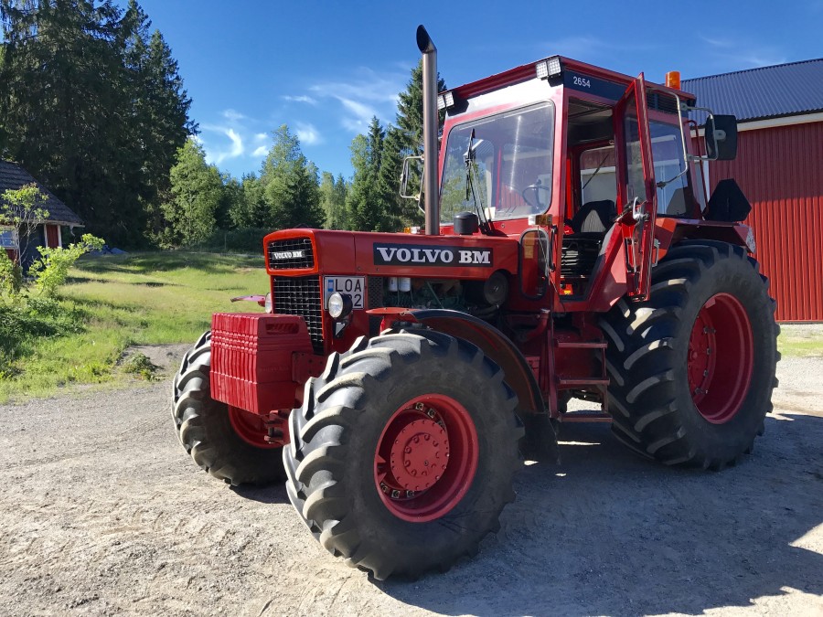 Traktor BM VOLVO 2654