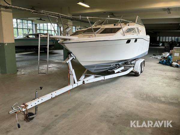 Båt Bayliner 2655 Ciera Sunbridge inklusive båtvagn och 2 motorer.