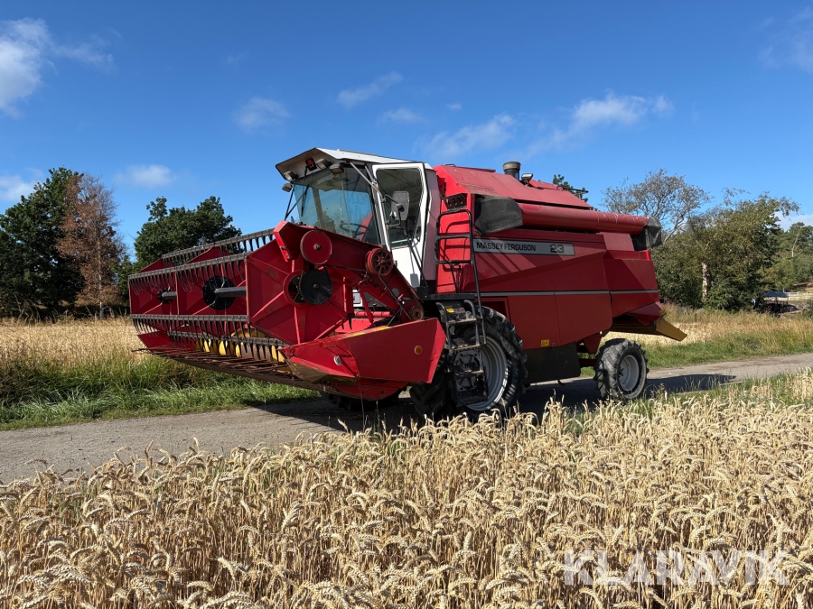 Skördetröska Massey Ferguson 23 14 fot