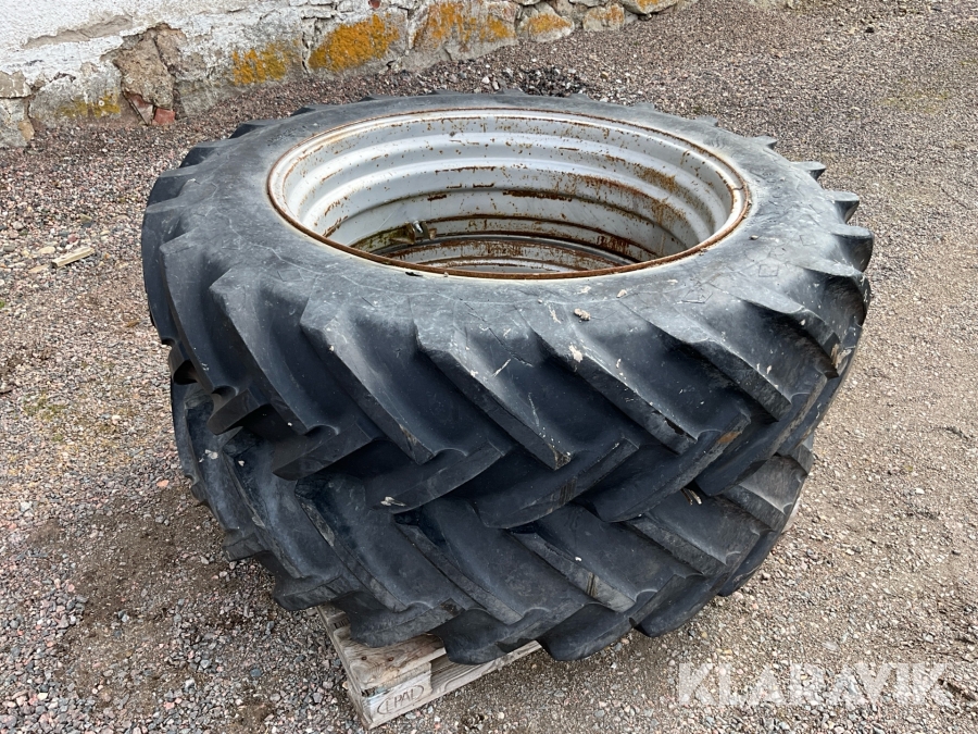 Dubbelmontage Goodyear 14.9-38 2st