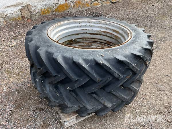 Dubbelmontage Goodyear 14.9-38 2st
