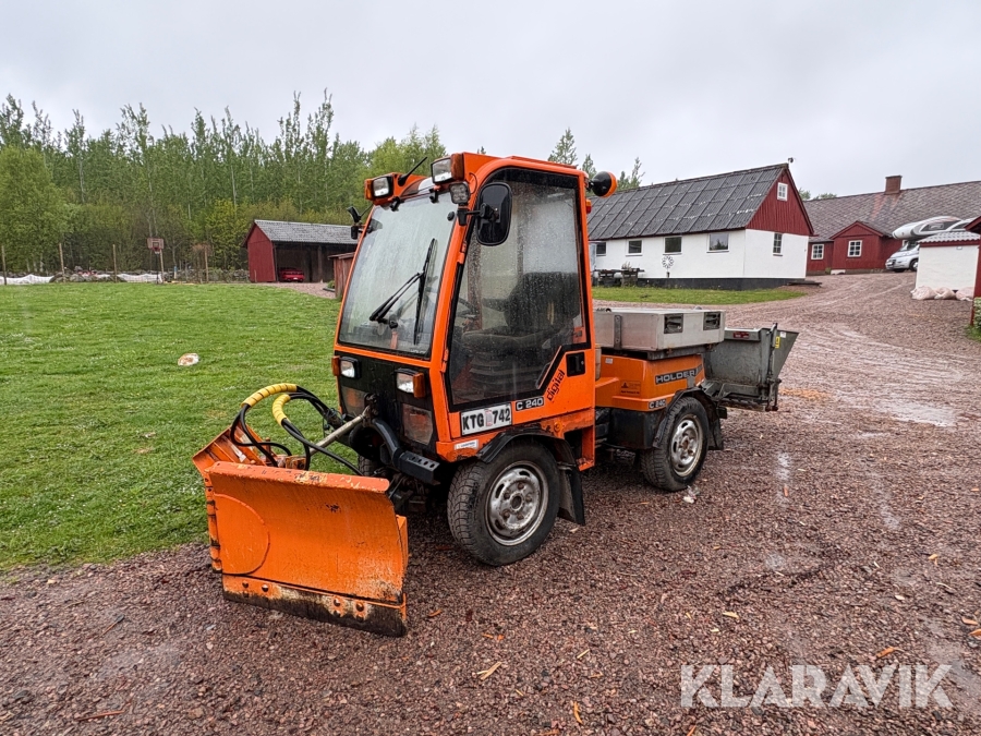 Redskapsbärare Holder C 240 med snöblad och sandspridare
