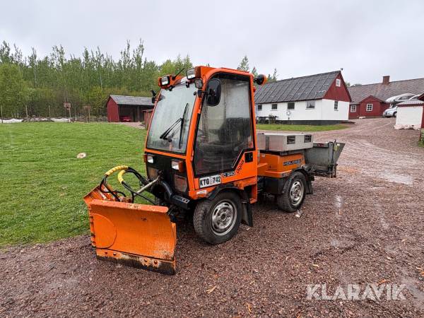 Redskapsbärare Holder C 240 med snöblad och sandspridare