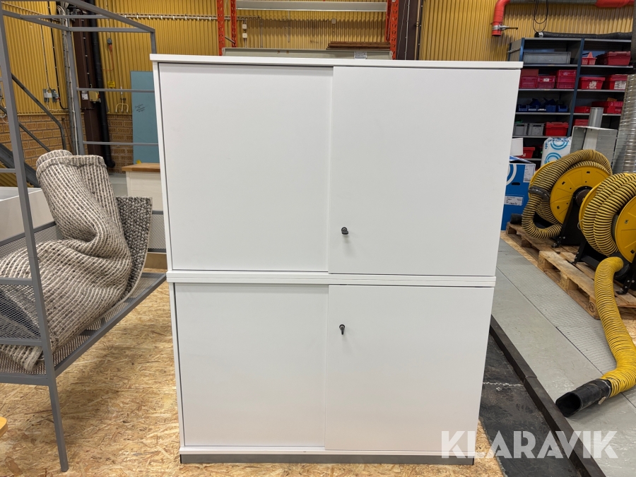 Kontorsskåp Kinnarps låsbårt