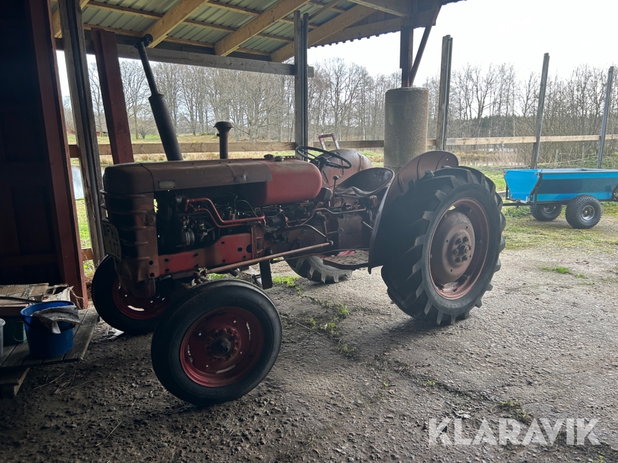 Traktor Volvo BM T 425 Krabat