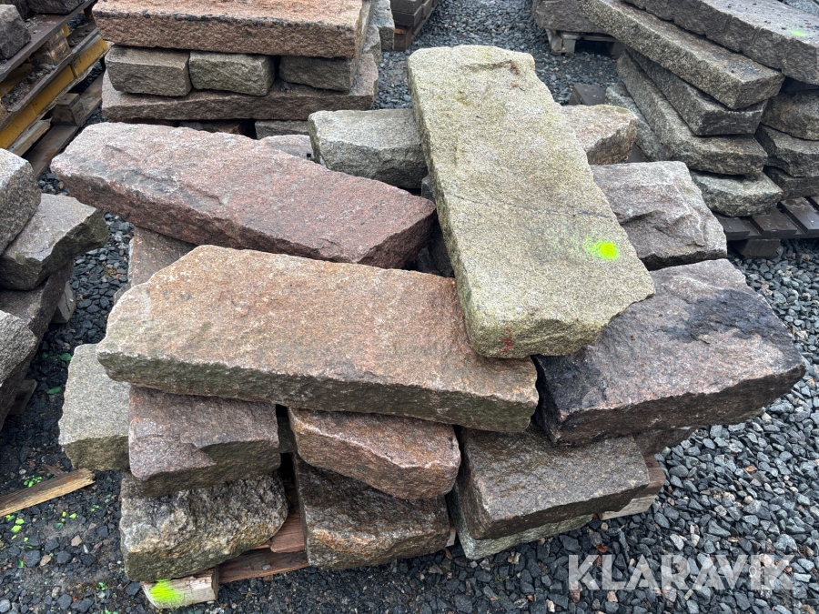 Blandat parti med kantsten svens 70 meter