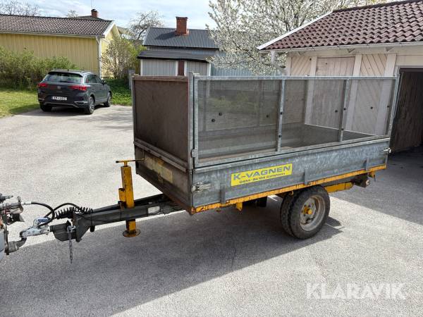 Släp med lövsug K-vagnen 1600HB