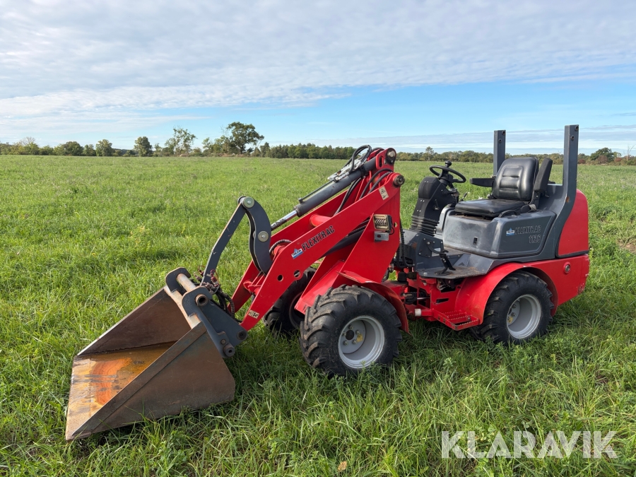 Kompaktlastare Flexitrac 1126 med redskap