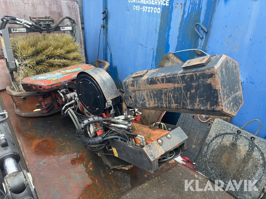 Multiverktyg till kranbil Palfinger PZMA-1500-3 med såg och sopborste