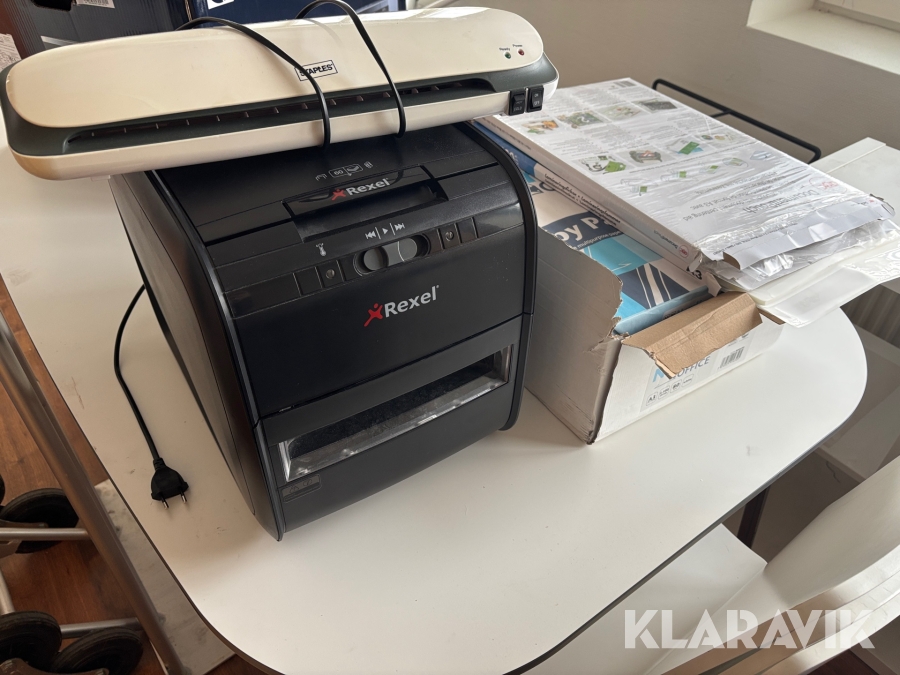 Lamineringsmaskin och pappersstrimlare Rexel samt A3 papper och tillbehör