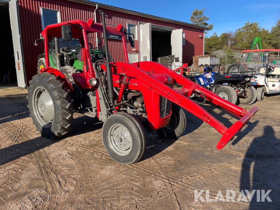 Traktor Massey Ferguson 35 med skopa