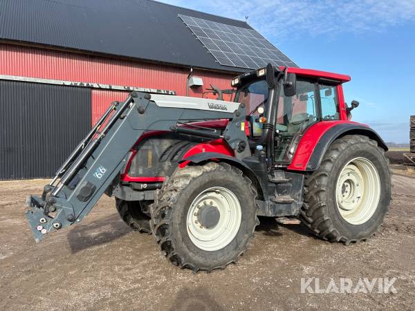 Traktor Valtra T163 Twintrac med lastare