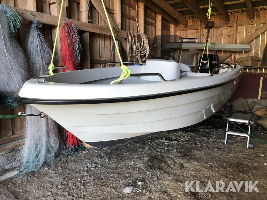 Styrpulpetbåt HR 435 med motor och åror