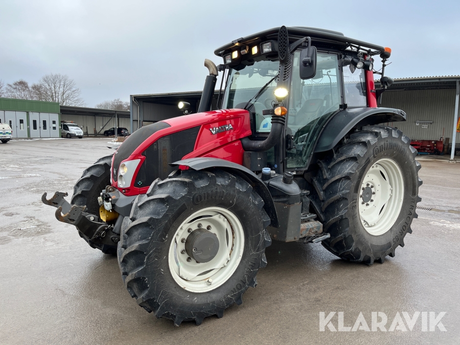 Traktor Valtra N143 frontlyft