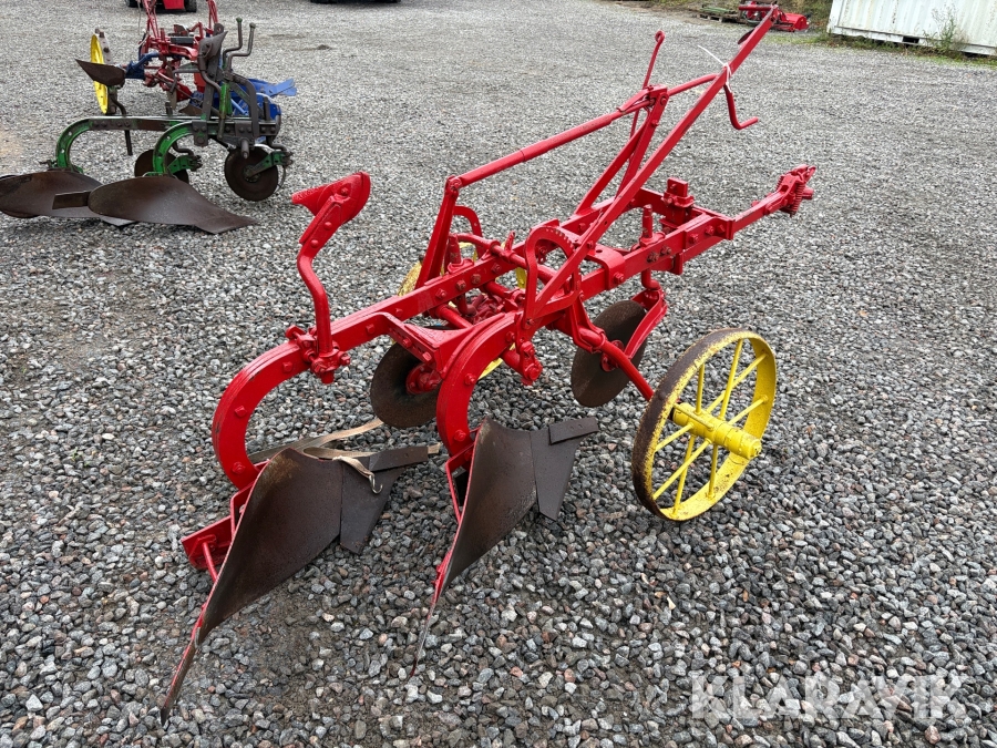 Plog Fordson N Oliver 2-skärig