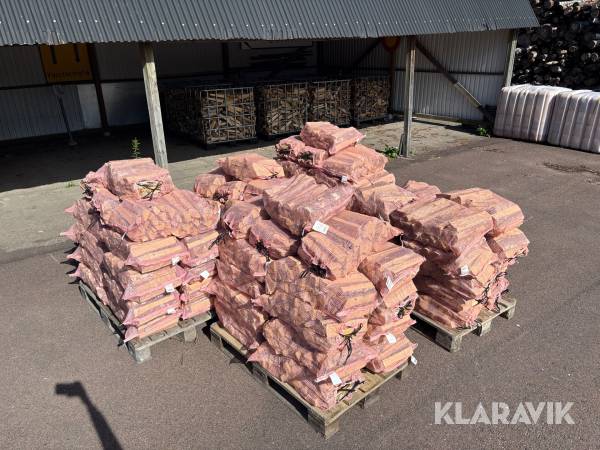 Ved 100 säckar