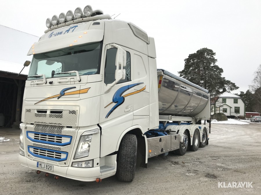Asfaltsbil Volvo FH 8x2