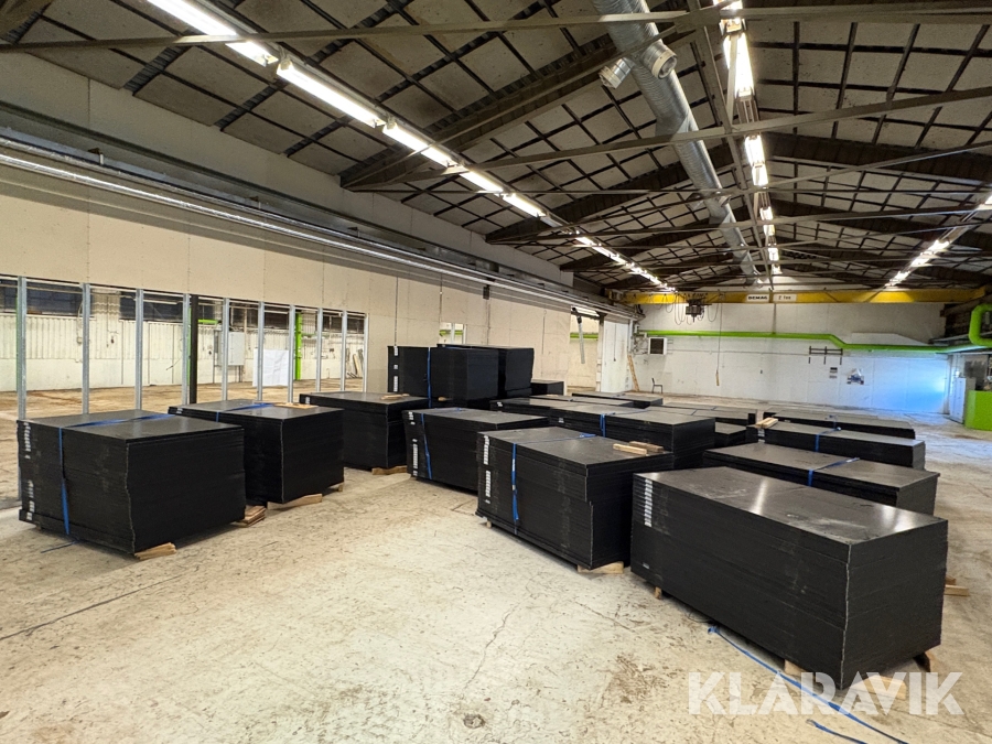 Solcellspaneler Suntech STP390S-C54/Umhb ca 550st med 3st växelriktare