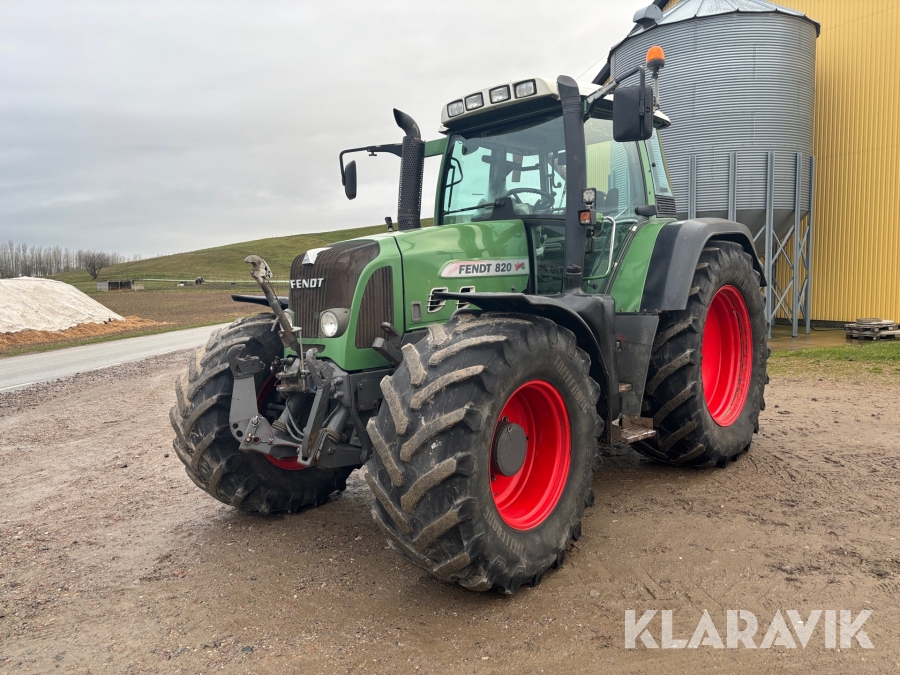 Traktor Fendt 820 Vario