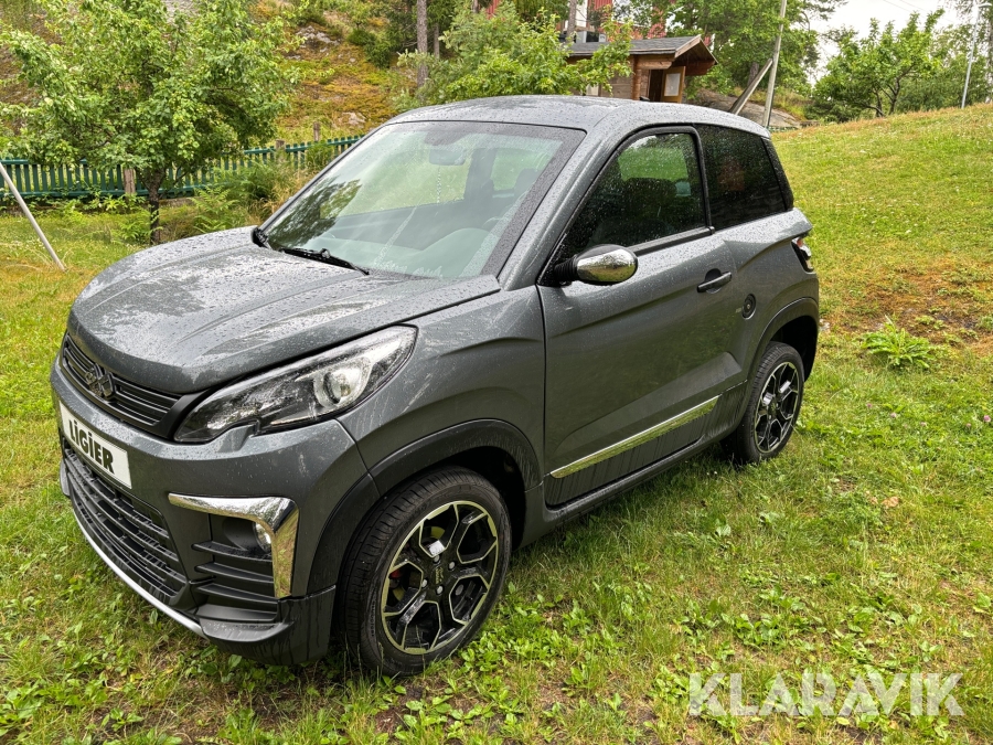 A-Traktor Ligier JS 60