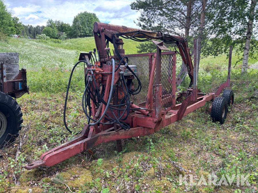 Skogsvagn med kran