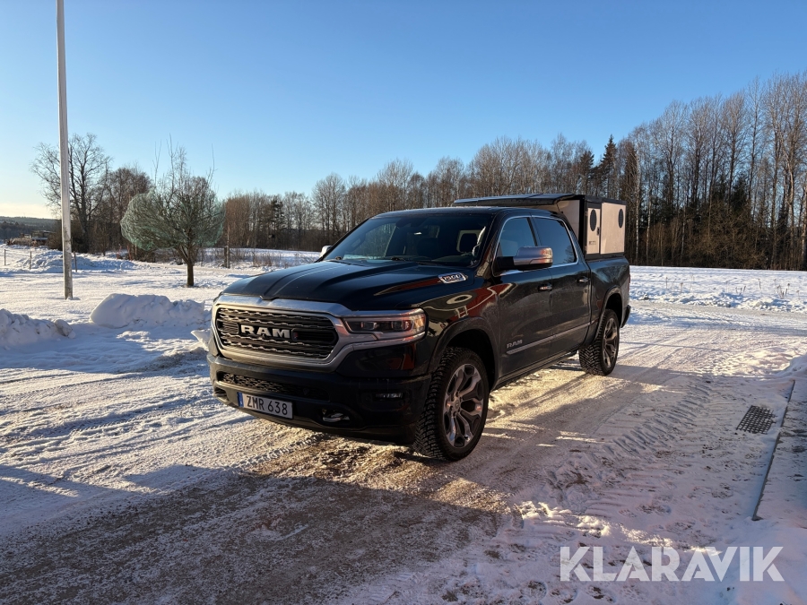 Pickup Dodge RAM 1500 Crew Cab 5.7 V8 med kåpa