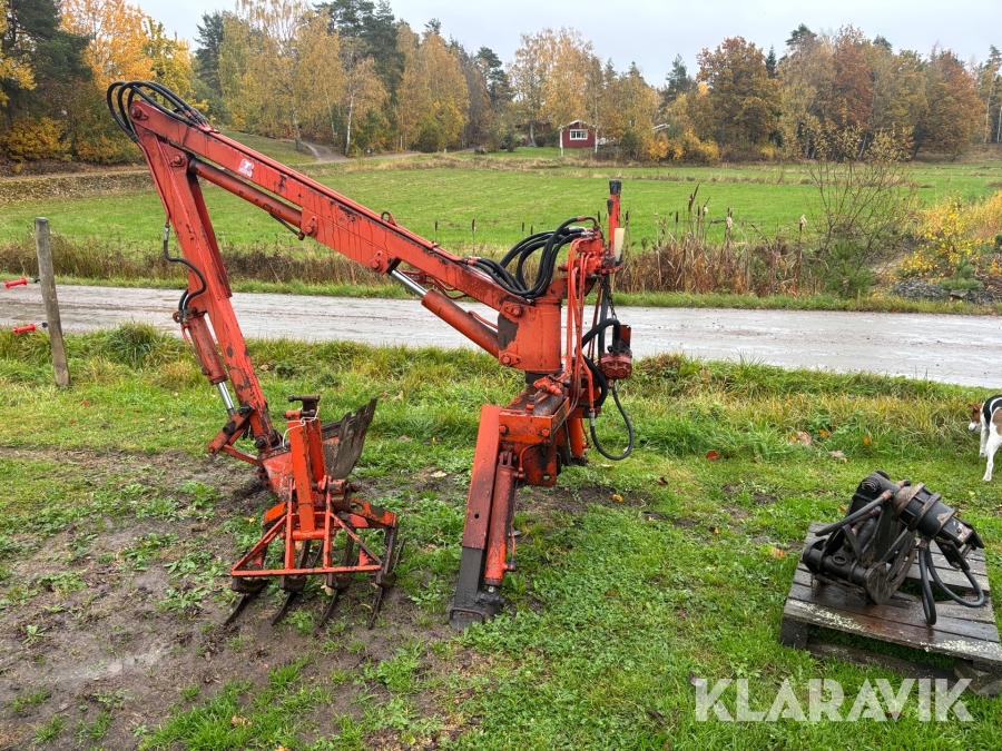 Grävaggregat T 400 S.I 3-Punkt med skopa grep och rotor.