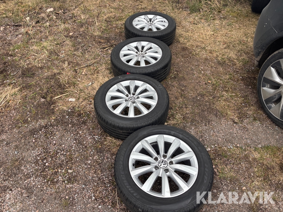 Sommardäck med fälg 235/55R17 4 st