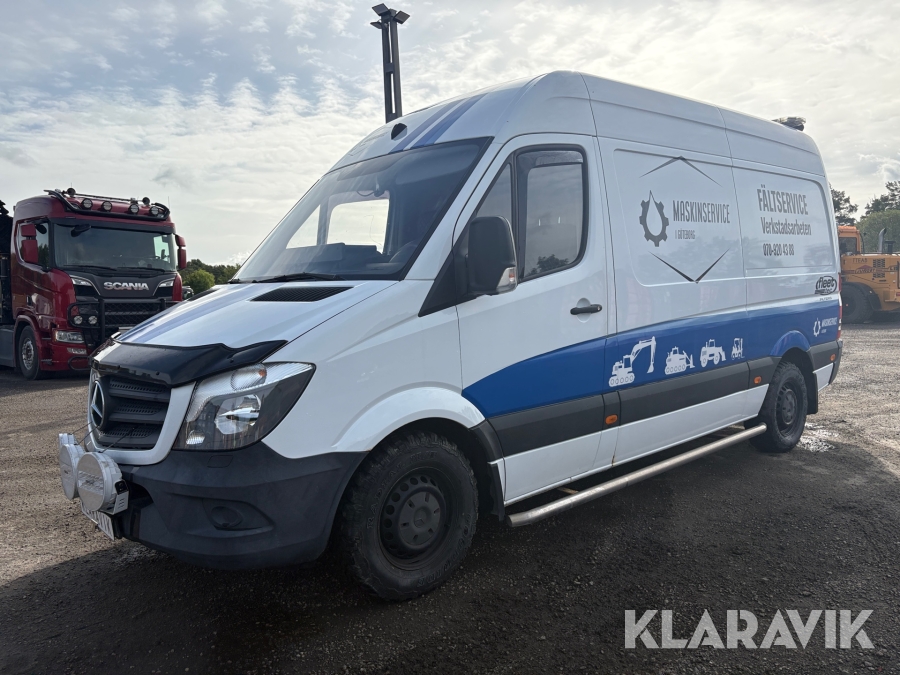 Skåpbil Mercedes-Benz Sprinter 316 med inredning