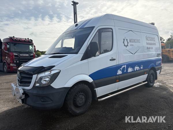 Skåpbil Mercedes-Benz Sprinter 316 med inredning
