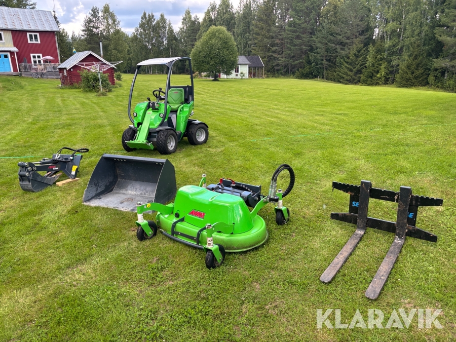 Redskapsbärare Avant 225 med flera redskap