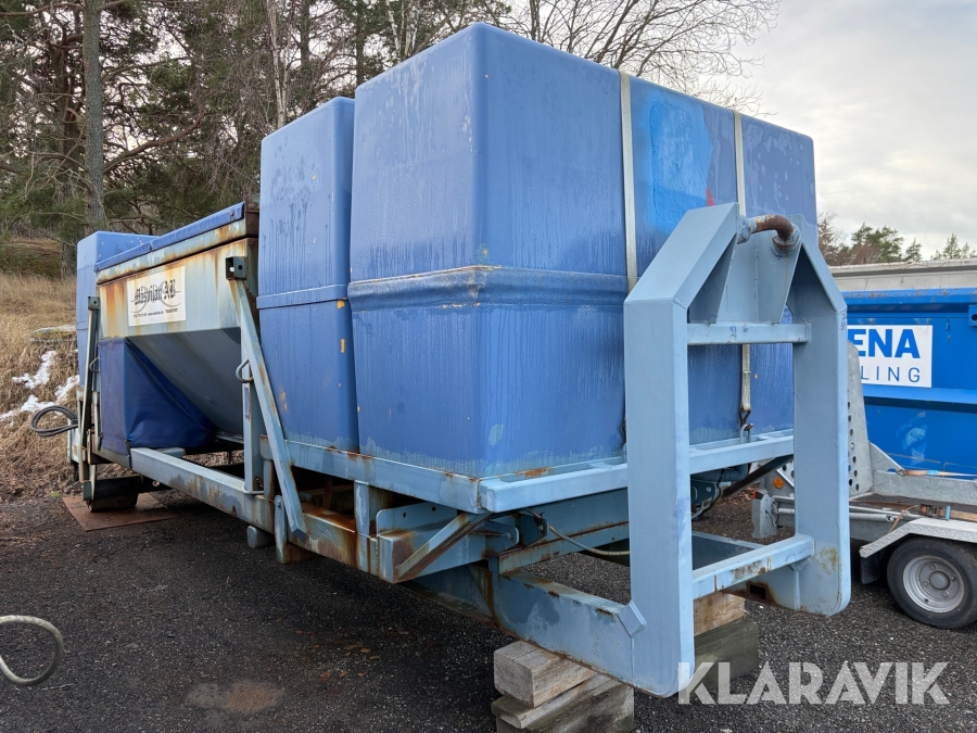 Saltspridare på lastväxlarram Friggeråkers CLC-647