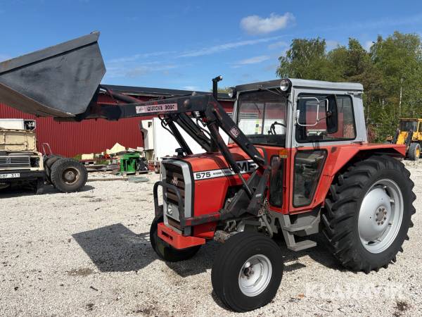 Veterantraktor Massey Ferguson 575 med lastare & skopa & gafflar